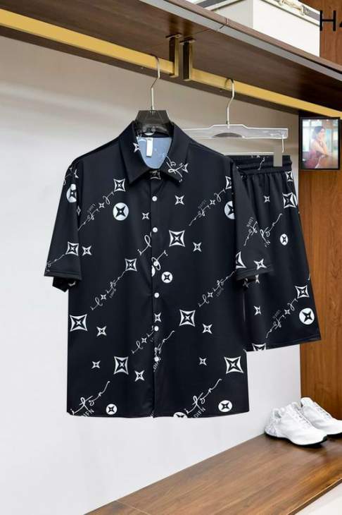 Picture of LV Shirt Pant Suits _SKULVM-3XL12yr38722833